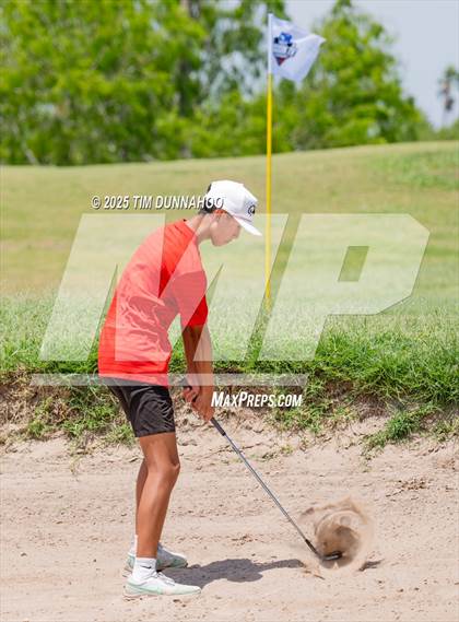 Thumbnail 3 in UIL Region IV 5A Boys Golf Final (Round 2) photogallery.