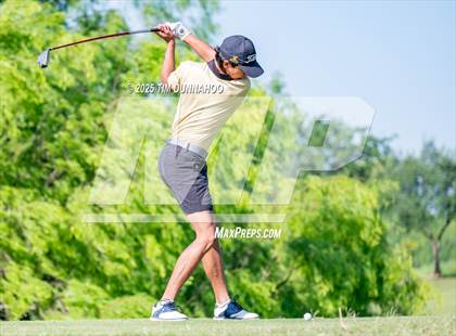 Thumbnail 2 in UIL Region IV 5A Boys Golf Final (Round 2) photogallery.