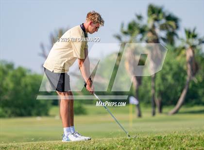 Thumbnail 3 in UIL Region IV 5A Boys Golf Final (Round 2) photogallery.