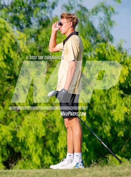 Thumbnail 2 in UIL Region IV 5A Boys Golf Final (Round 2) photogallery.