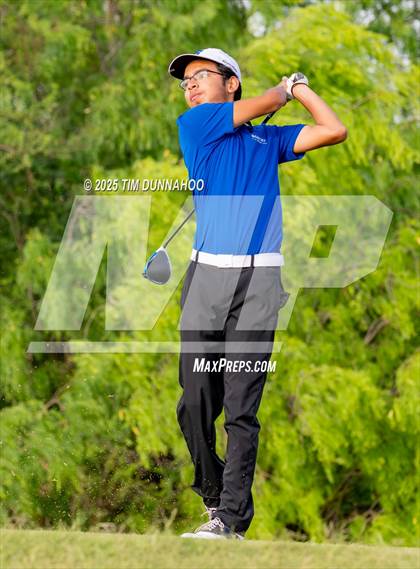 Thumbnail 2 in UIL Region IV 5A Boys Golf Final (Round 2) photogallery.