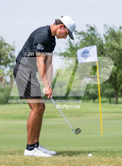 Thumbnail 3 in UIL Region IV 5A Boys Golf Final (Round 2) photogallery.