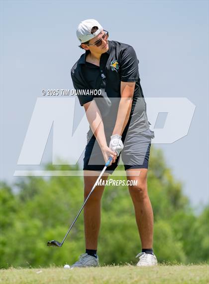 Thumbnail 3 in UIL Region IV 5A Boys Golf Final (Round 2) photogallery.