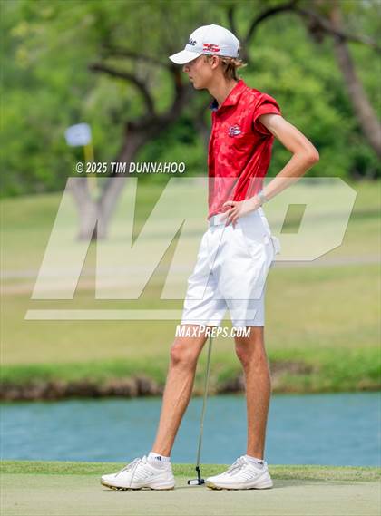 Thumbnail 3 in UIL Region IV 5A Boys Golf Final (Round 2) photogallery.