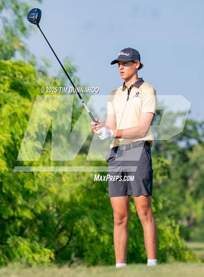 Thumbnail 1 in UIL Region IV 5A Boys Golf Final (Round 2) photogallery.