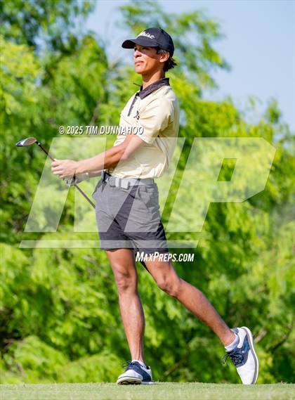 Thumbnail 2 in UIL Region IV 5A Boys Golf Final (Round 2) photogallery.