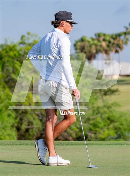 Thumbnail 2 in UIL Region IV 5A Boys Golf Final (Round 2) photogallery.