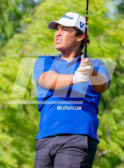 Thumbnail 3 in UIL Region IV 5A Boys Golf Final (Round 2) photogallery.