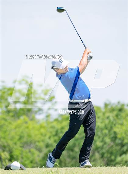 Thumbnail 2 in UIL Region IV 5A Boys Golf Final (Round 2) photogallery.