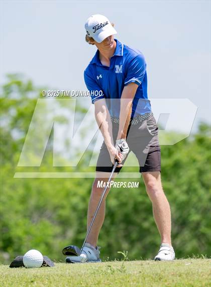 Thumbnail 3 in UIL Region IV 5A Boys Golf Final (Round 2) photogallery.