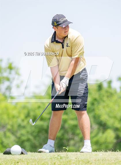 Thumbnail 3 in UIL Region IV 5A Boys Golf Final (Round 2) photogallery.