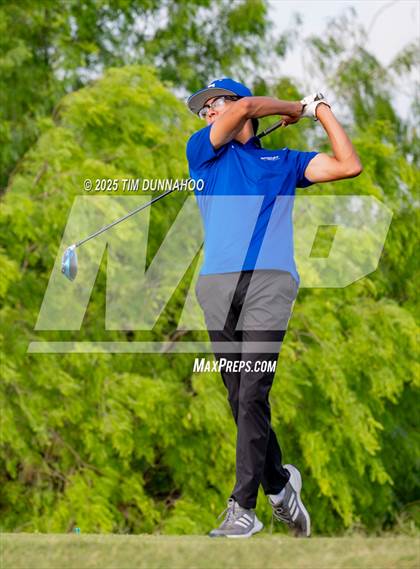 Thumbnail 3 in UIL Region IV 5A Boys Golf Final (Round 2) photogallery.