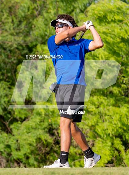 Thumbnail 3 in UIL Region IV 5A Boys Golf Final (Round 2) photogallery.