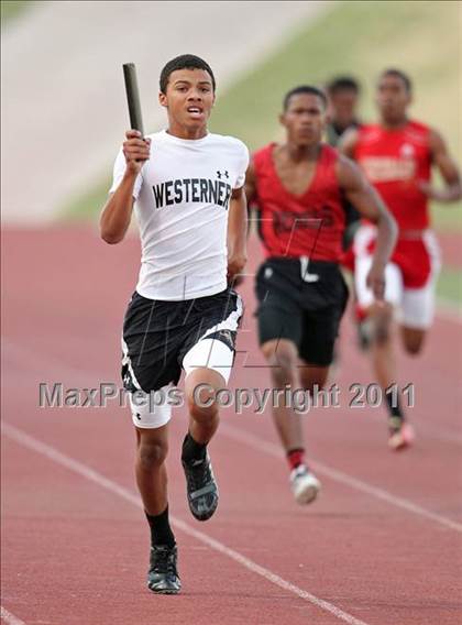Thumbnail 1 in 2011 Texas District 2-5A JV T&F Championships photogallery.