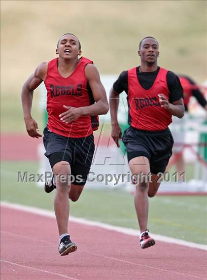 Thumbnail 1 in 2011 Texas District 2-5A JV T&F Championships photogallery.