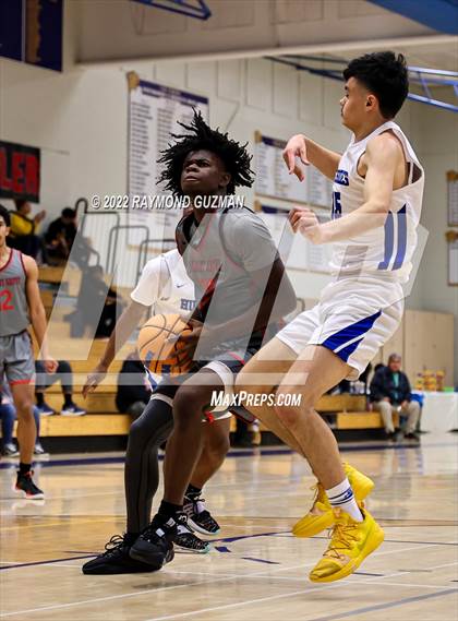 Thumbnail 2 in Pleasant Grove vs. Hanford West photogallery.