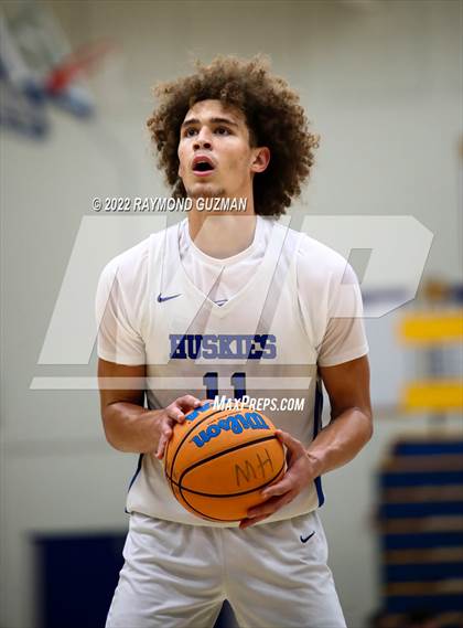 Thumbnail 3 in Pleasant Grove vs. Hanford West photogallery.