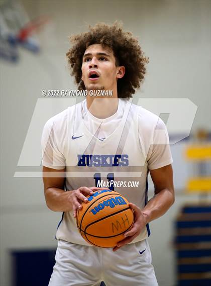 Thumbnail 2 in Pleasant Grove vs. Hanford West photogallery.
