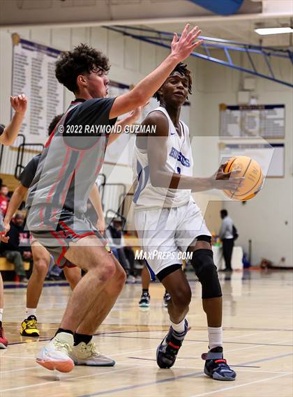 Thumbnail 1 in Pleasant Grove vs. Hanford West photogallery.