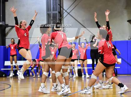Thumbnail 3 in Skutt Catholic vs. Santa Fe (Nike Tournament of Champions) photogallery.