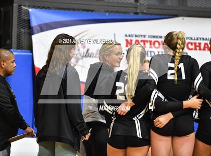 Thumbnail 2 in Skutt Catholic vs. Santa Fe (Nike Tournament of Champions) photogallery.