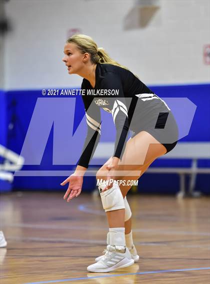 Thumbnail 3 in Skutt Catholic vs. Santa Fe (Nike Tournament of Champions) photogallery.
