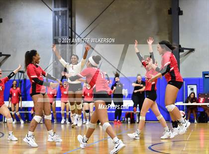 Thumbnail 1 in Skutt Catholic vs. Santa Fe (Nike Tournament of Champions) photogallery.