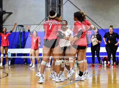 Thumbnail 1 in Skutt Catholic vs. Santa Fe (Nike Tournament of Champions) photogallery.