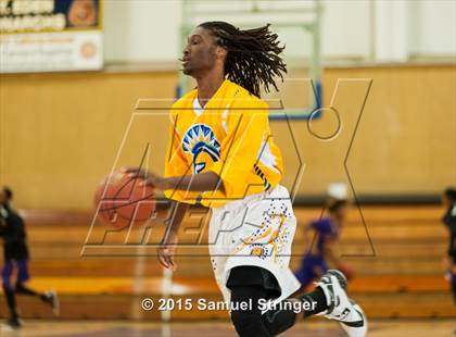 Thumbnail 3 in Oakland Tech vs. Pinole Valley (Frank Marymee Classic) photogallery.