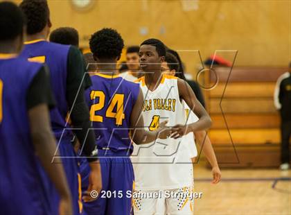 Thumbnail 3 in Oakland Tech vs. Pinole Valley (Frank Marymee Classic) photogallery.