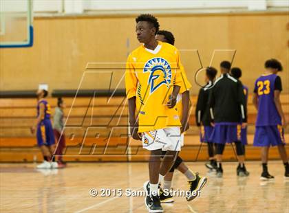 Thumbnail 2 in Oakland Tech vs. Pinole Valley (Frank Marymee Classic) photogallery.