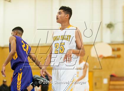 Thumbnail 2 in Oakland Tech vs. Pinole Valley (Frank Marymee Classic) photogallery.