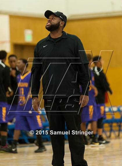 Thumbnail 1 in Oakland Tech vs. Pinole Valley (Frank Marymee Classic) photogallery.