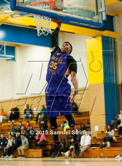 Thumbnail 3 in Oakland Tech vs. Pinole Valley (Frank Marymee Classic) photogallery.