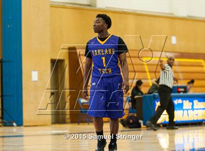 Thumbnail 1 in Oakland Tech vs. Pinole Valley (Frank Marymee Classic) photogallery.