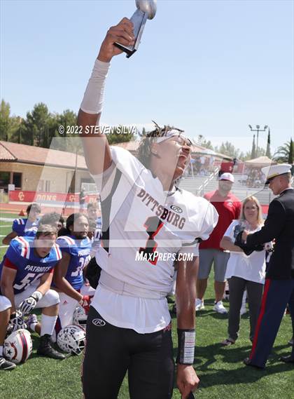Thumbnail 1 in Liberty vs. Pittsburg (Honor Bowl) photogallery.