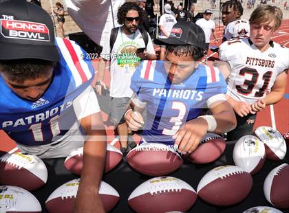 Thumbnail 3 in Liberty vs. Pittsburg (Honor Bowl) photogallery.