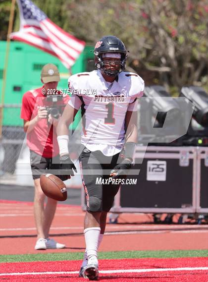 Thumbnail 2 in Liberty vs. Pittsburg (Honor Bowl) photogallery.