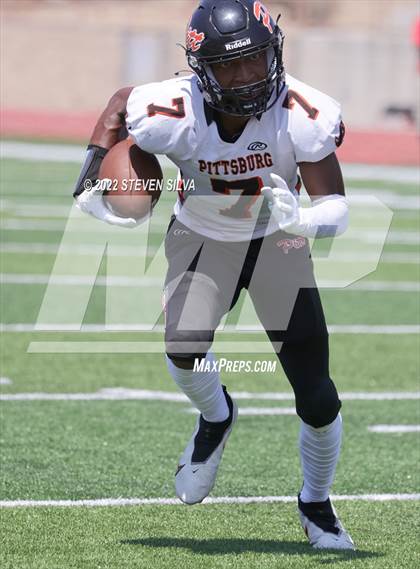 Thumbnail 3 in Liberty vs. Pittsburg (Honor Bowl) photogallery.