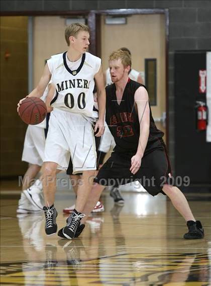 Thumbnail 2 in Bella Vista vs. Nevada Union (Common Good Classic) photogallery.