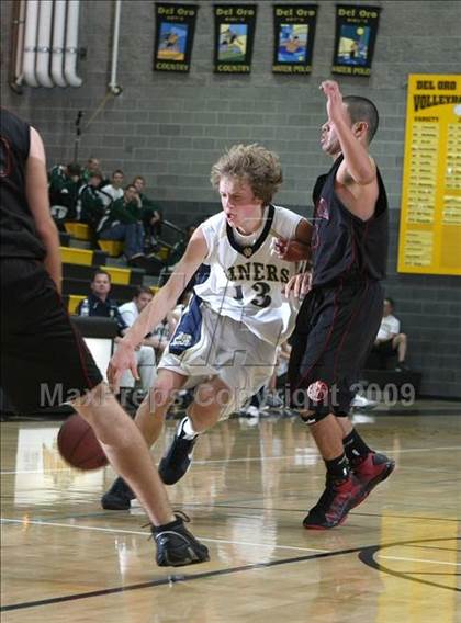 Thumbnail 2 in Bella Vista vs. Nevada Union (Common Good Classic) photogallery.