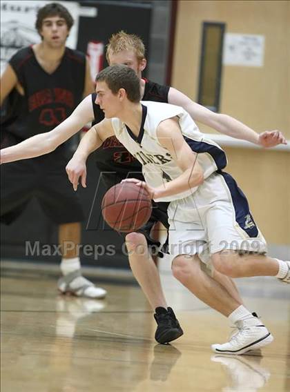 Thumbnail 2 in Bella Vista vs. Nevada Union (Common Good Classic) photogallery.