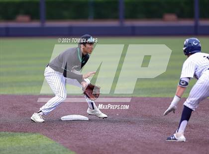 Thumbnail 3 in Southlake Carroll vs. Keller (UIL 6A Regional Final) photogallery.