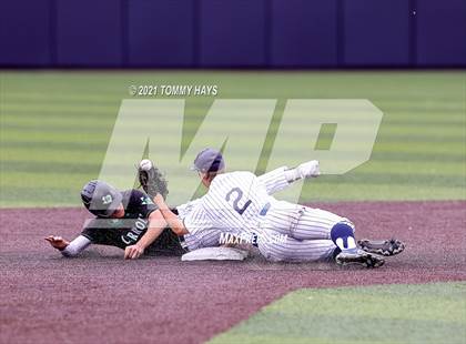 Thumbnail 2 in Southlake Carroll vs. Keller (UIL 6A Regional Final) photogallery.