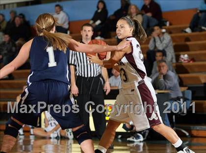 Thumbnail 2 in Alcoa vs Anderson County (Kroger Thanksgiving Classic) photogallery.