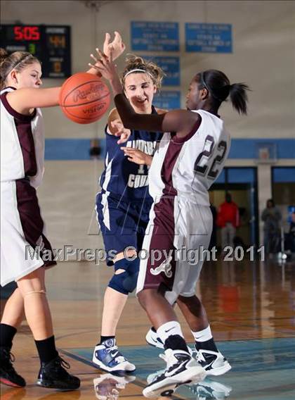 Thumbnail 2 in Alcoa vs Anderson County (Kroger Thanksgiving Classic) photogallery.