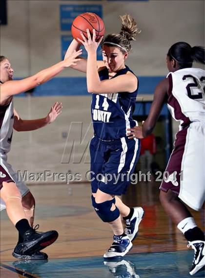 Thumbnail 1 in Alcoa vs Anderson County (Kroger Thanksgiving Classic) photogallery.
