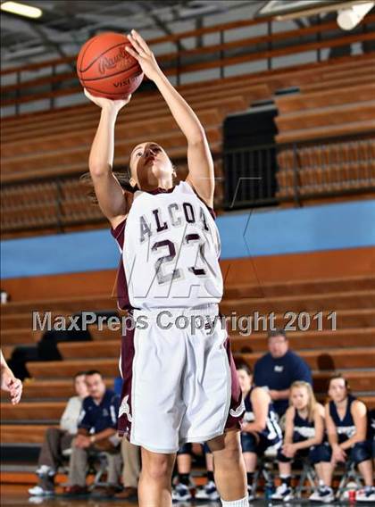 Thumbnail 3 in Alcoa vs Anderson County (Kroger Thanksgiving Classic) photogallery.