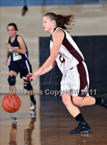 Thumbnail 1 in Alcoa vs Anderson County (Kroger Thanksgiving Classic) photogallery.