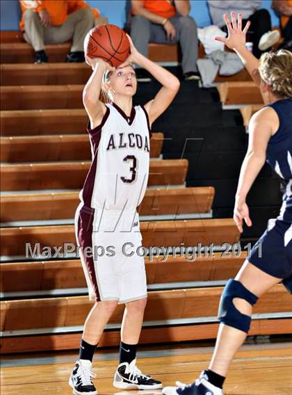 Thumbnail 2 in Alcoa vs Anderson County (Kroger Thanksgiving Classic) photogallery.